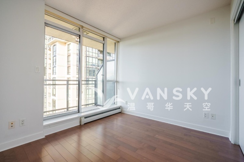 251005201755_condo bedroom.jpg